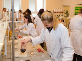 Přírodovědné lyceum - Střední odborná škola ekologická a potravinářská Veselí nad Lužnicí