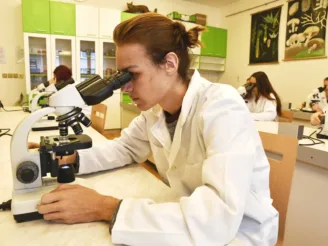 Přírodovědné lyceum - Střední odborná škola ekologická a potravinářská Veselí nad Lužnicí