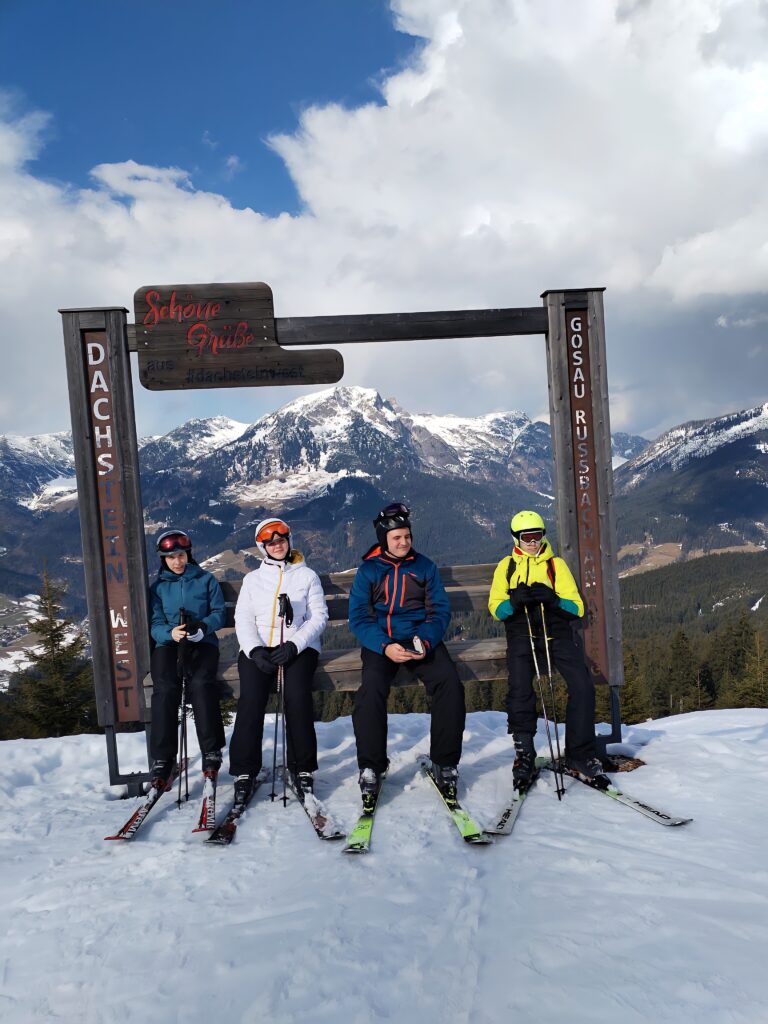 ❄️🔥 Dachstein West v plné kráse: Lyžák, na který se nezapomíná - Střední odborná škola ekologická a potravinářská Veselí nad Lužnicí