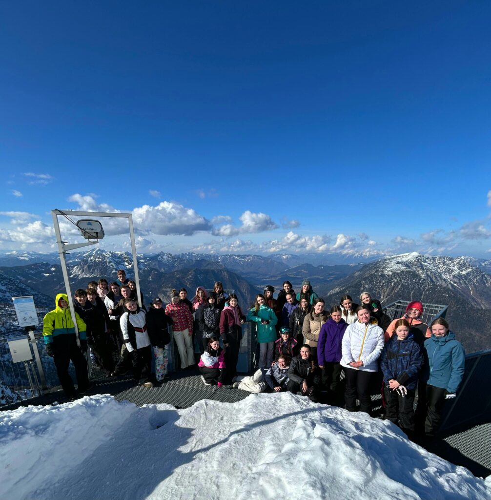 ❄️🔥 Dachstein West v plné kráse: Lyžák, na který se nezapomíná - Střední odborná škola ekologická a potravinářská Veselí nad Lužnicí