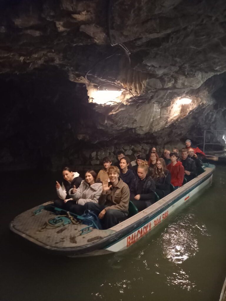 Tři ročníky, tři dny, tři top místa: 🍇Špalek, MENDELU 🔬, Macocha 👀 - Střední odborná škola ekologická a potravinářská Veselí nad Lužnicí