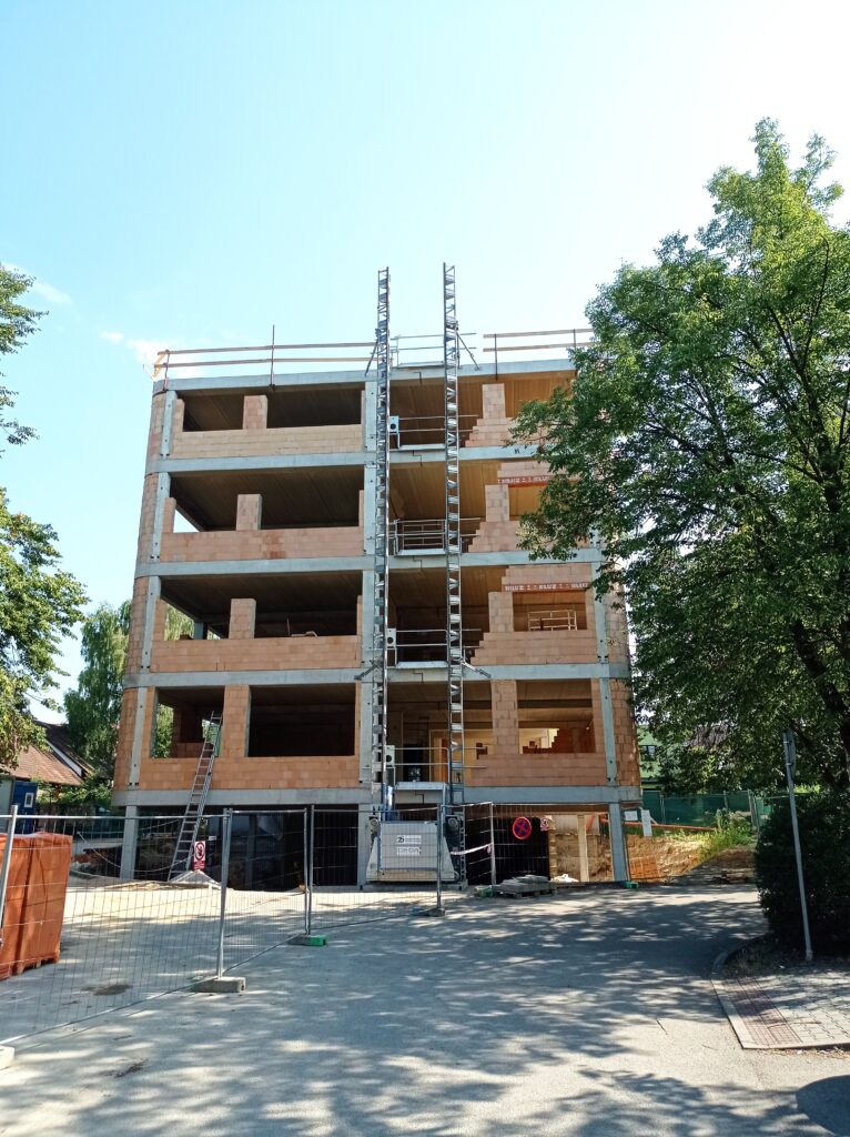 🏗️ Nový domov mládeže roste před očima - Střední odborná škola ekologická a potravinářská Veselí nad Lužnicí