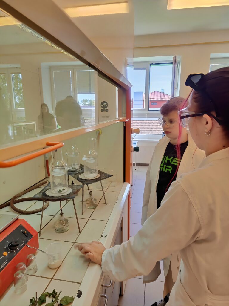 🚀 Multiscience Lab Days odstartovaly ve velkém stylu! 🔬✨ - Střední odborná škola ekologická a potravinářská Veselí nad Lužnicí