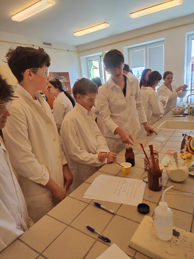 🚀 Multiscience Lab Days odstartovaly ve velkém stylu! 🔬✨ - Střední odborná škola ekologická a potravinářská Veselí nad Lužnicí